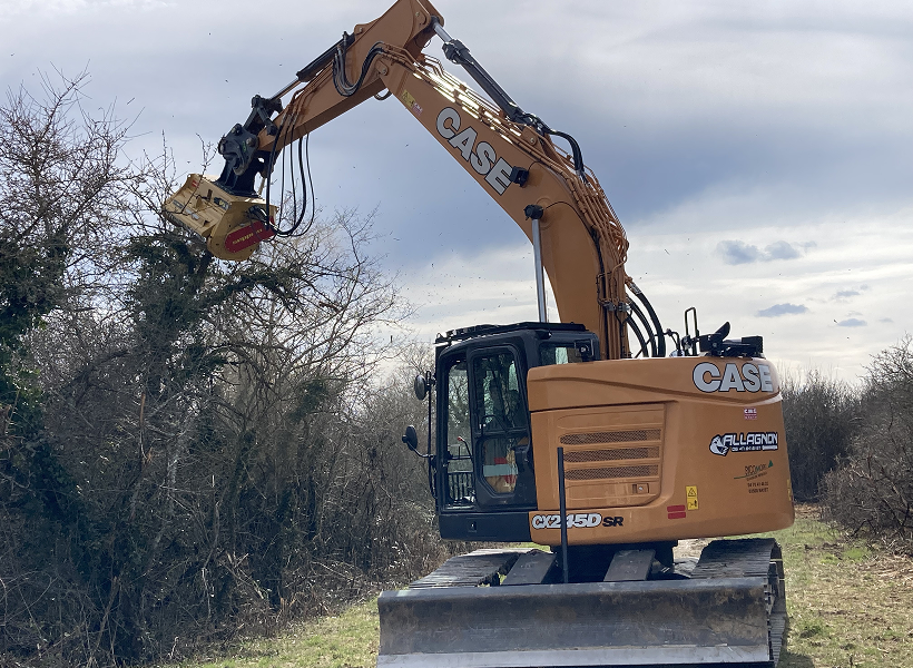 Pelles &agrave; chenilles